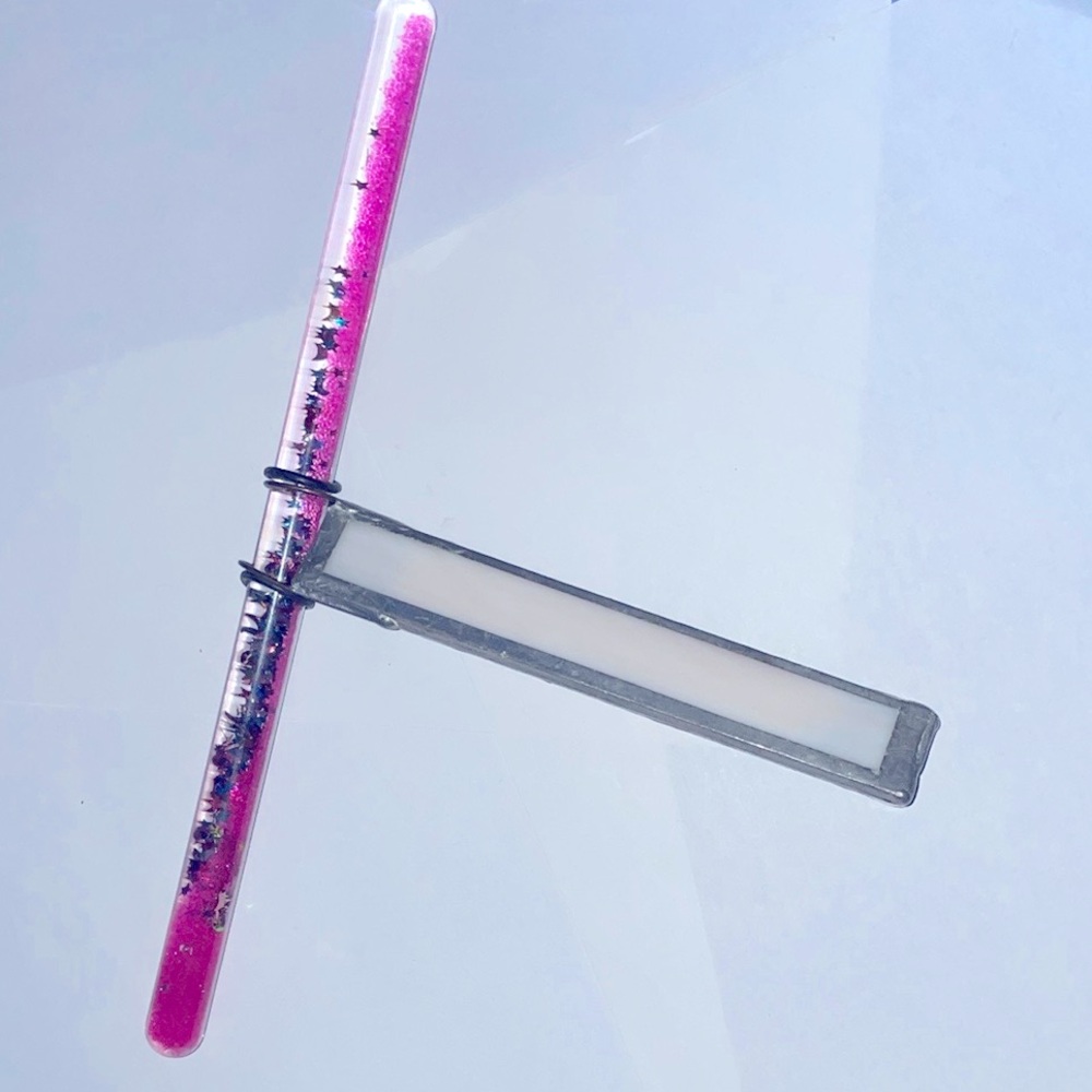 Vintage Beautiful White/Pink Stained Glass Kaleidoscope/Prismatic Wand